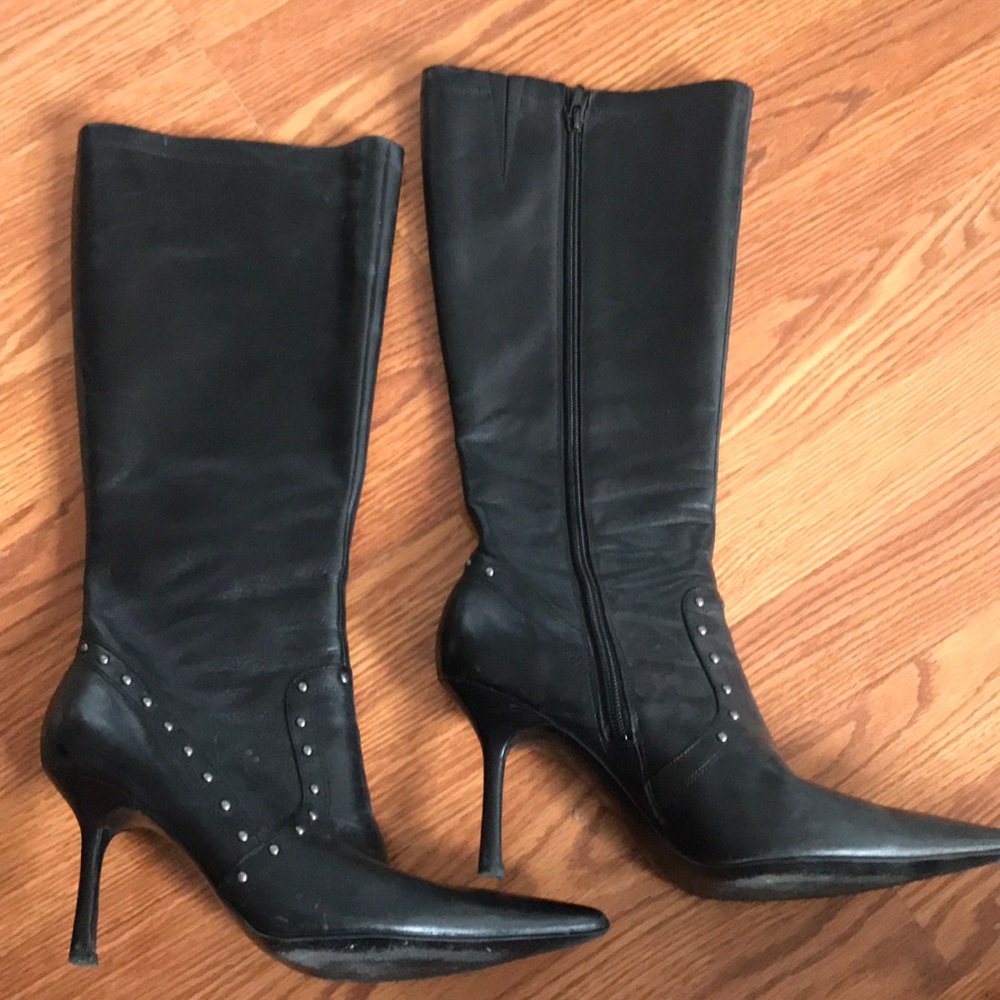 Black leather Guess heeled boots